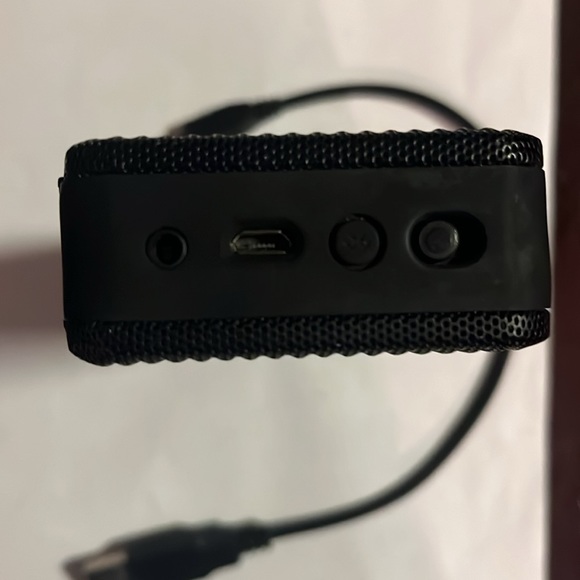 Soundfreaq blue tooth speaker - Picture 3 of 4